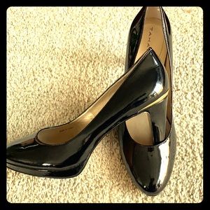 TAHARI 3 inch Heels